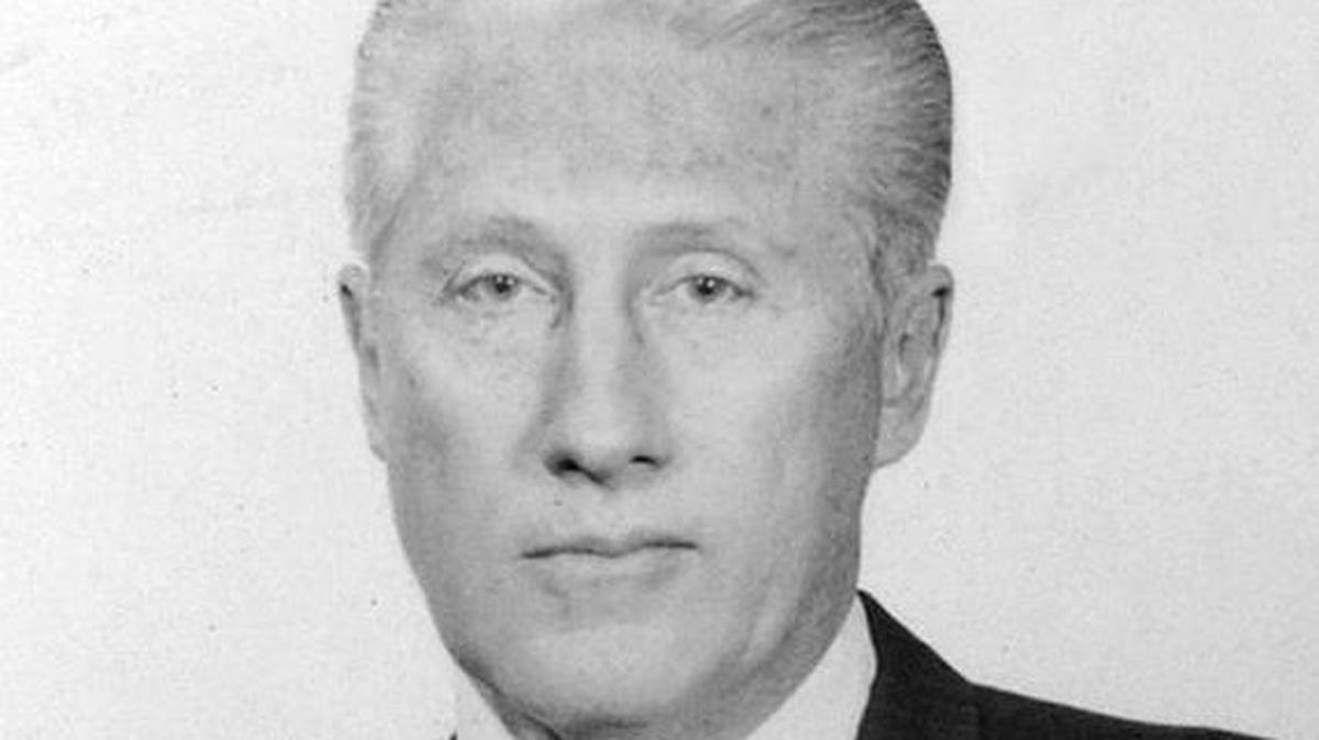 On May 31, 2005, Mark Felt (pictured) admitted that, while No. 2 man in the FBI, he was "Deep Throat," the shadowy contact whose help to Washington Post reporters Bob Woodward and Carl Bernstein on the 1972 Watergate break-in led to U.S. President Richard Nixon's resignation. File Photo courtesy of the FBI