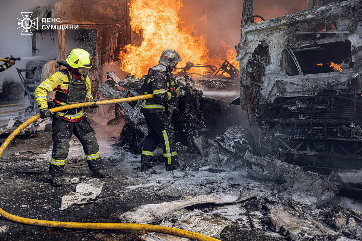 Firefighters work at the site of a Russian strike, amid Russia's attack on Ukraine, in Sumy, Ukraine, MANDATORY CREDIT in this handout picture released June 17, 2026. Press service of the State Emergency Service of Ukraine in Sumy region/Handout via REUTERS