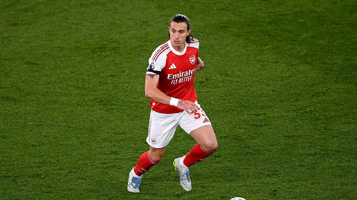  Riccardo Calafiori lined up at left back. | Alex Burstow/Arsenal FC/Getty Images 