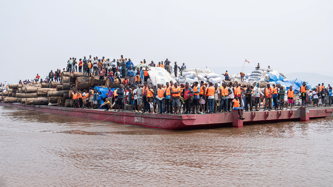 Congo tests passengers after boat that carried suspected Ebola case intercepted near Kinshasa 