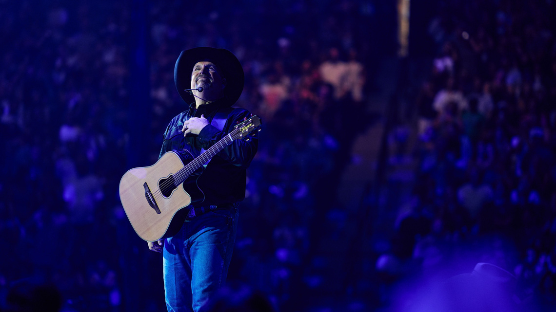 Garth Brooks brings old-school energy to sold-out DC crowd 
