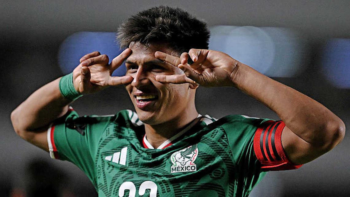  Jesús Gallardo is one of El Tri's captains. | Carl de Souza/AFP/Getty Images 