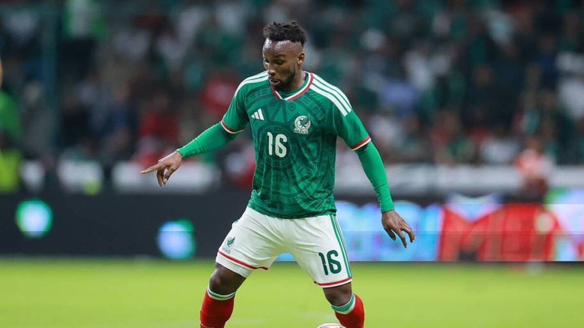  Julián Quiñones has translated his club form to El Tri. | Manuel Velasquez/Getty Images 
