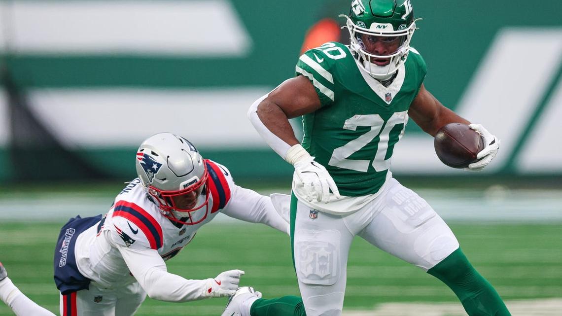 Jets plan to use franchise tag on RB Breece Hall if deal not reached 