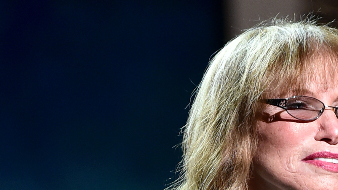 Carly Simon Reveals Parkinson's Diagnosis and Cancer Battle 
