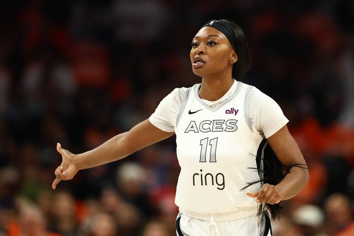  Las Vegas Aces guard Dana Evans (11) Mark J. Rebilas-Imagn Images