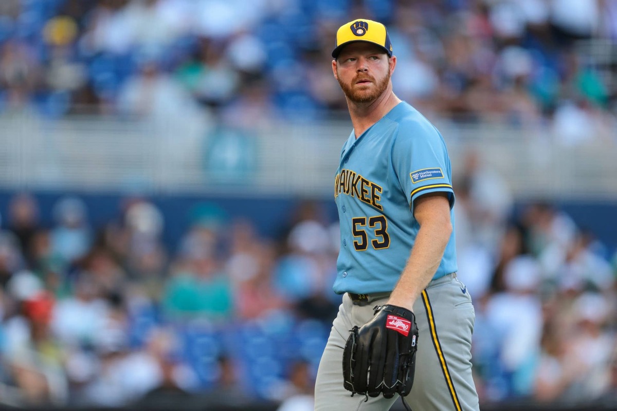  Milwaukee Brewers starting pitcher Brandon Woodruff (53), Sam Navarro-Imagn Images
