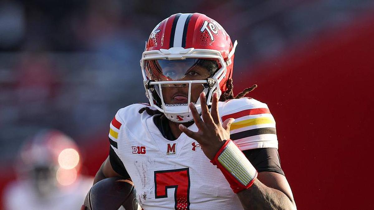  Nov 8, 2025; Piscataway, New Jersey, USA; Maryland Terrapins quarterback Malik Washington (7) carries the ball during the first half against the Rutgers Scarlet Knights at SHI Stadium. Mandatory Credit: Vincent Carchietta-Imagn Images | Vincent Carchietta-Imagn Images 