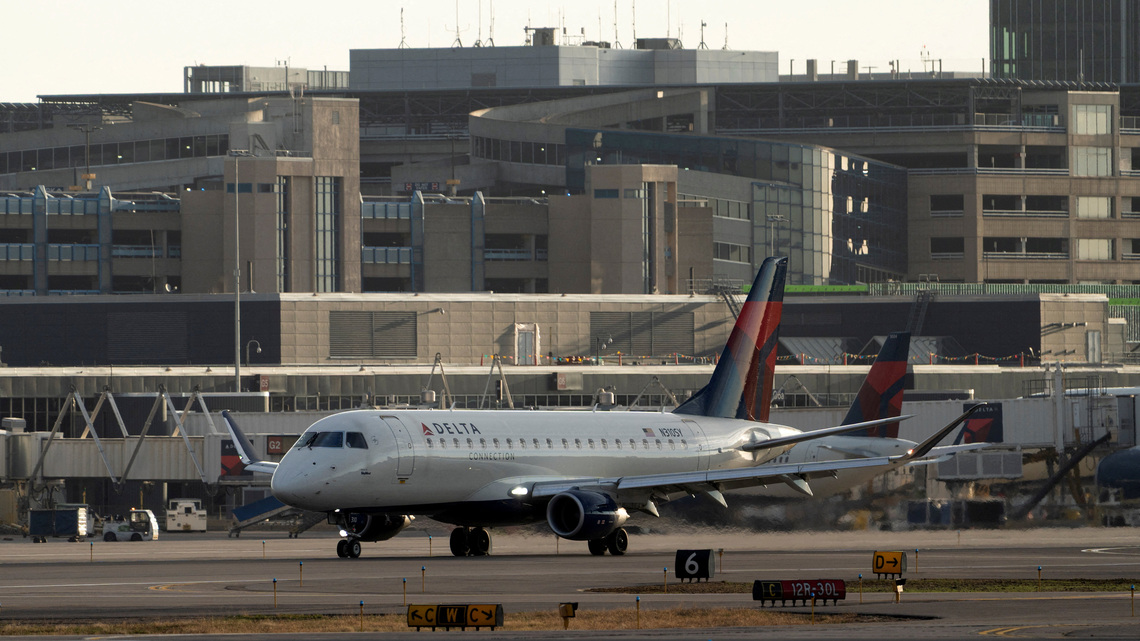 Delta Air slashes profit forecast as $6 billion fuel-cost surge outstrips fare gains 