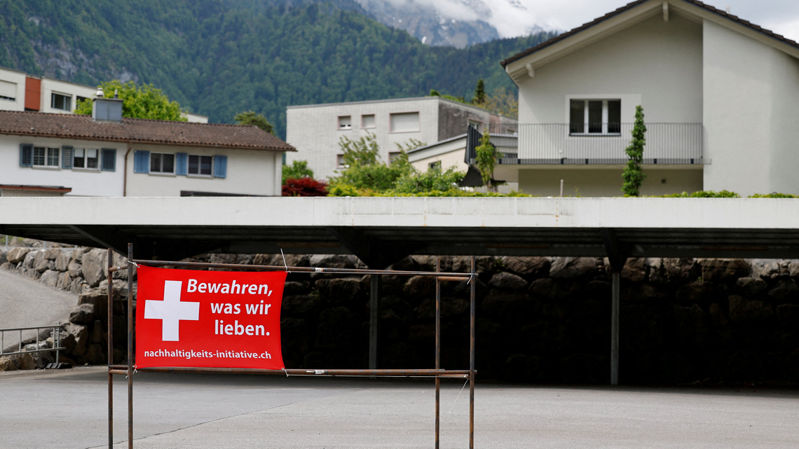 What is the Swiss population cap proposal and what would it mean for Europe? 