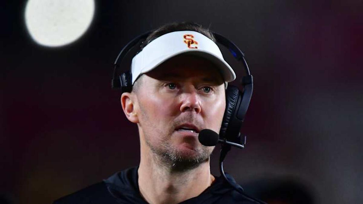  Nov 7, 2025; Los Angeles, California, USA; Southern California Trojans head coach Lincoln Riley watches game action against the Northwestern Wildcats during the second half at the Los Angeles Memorial Coliseum. Mandatory Credit: Gary A. Vasquez-Imagn Images | Gary A. Vasquez-Imagn Images 