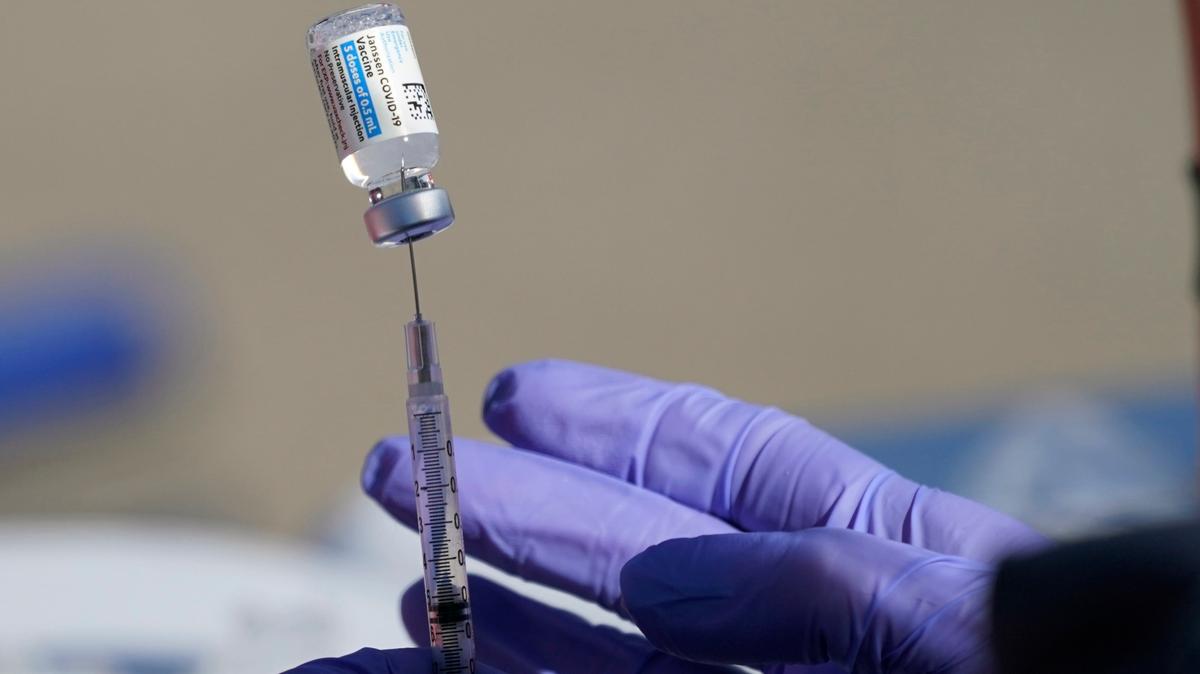 A nurse fills a syringe with COVID-19 vaccine at a mass vaccination site in Kansas City, Friday, March 19, 2021. Missouri health officials are urging residents to get vaccinated as the emerging Delta variant spreads. 