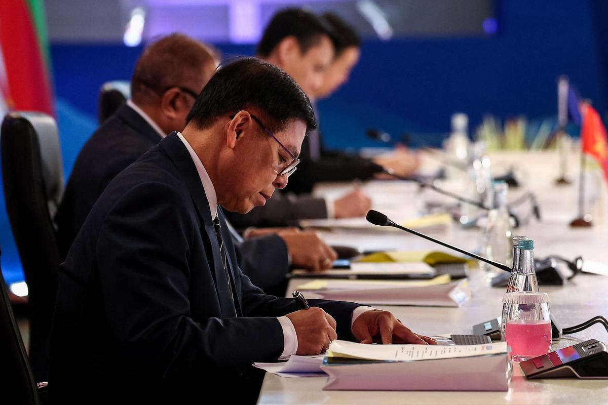 Thailand Foreign Minister Sihasak Phuangketkeow attends the Association of Southeast Asian Nations (ASEAN) Foreign Ministers' Meeting ahead of the 48th ASEAN Summit and Related Meetings in Cebu City, Philippines, May 7, 2026. REUTERS/Eloisa Lopez