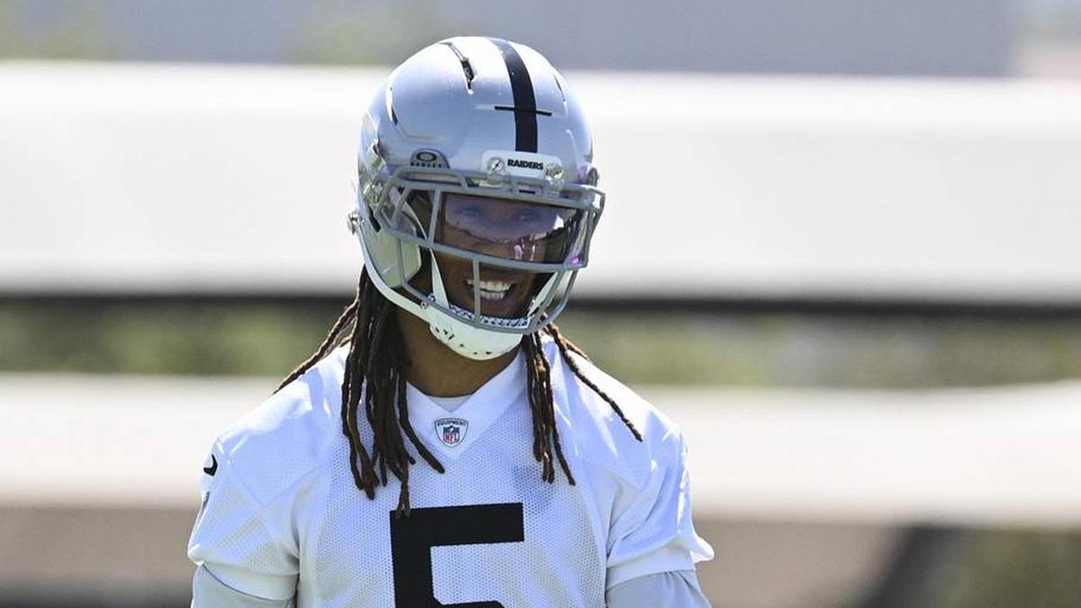  May 20, 2026; Henderson, NV, USA; Las Vegas Raiders cornerback Eric Stokes (5) practices during organized team activities at Intermountain Health Performance Center. Mandatory Credit: Candice Ward-Imagn Images | Candice Ward-Imagn Images 