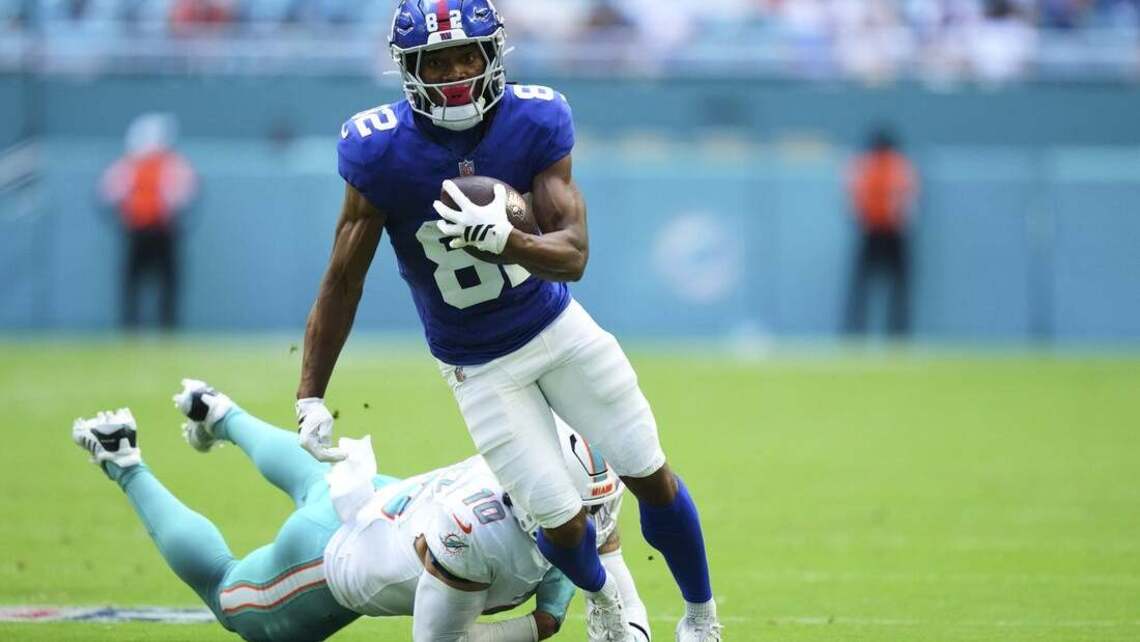 Giants WR Calvin Austin III carted off practice field