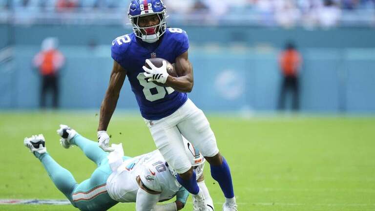 Giants WR Calvin Austin III carted off practice field 