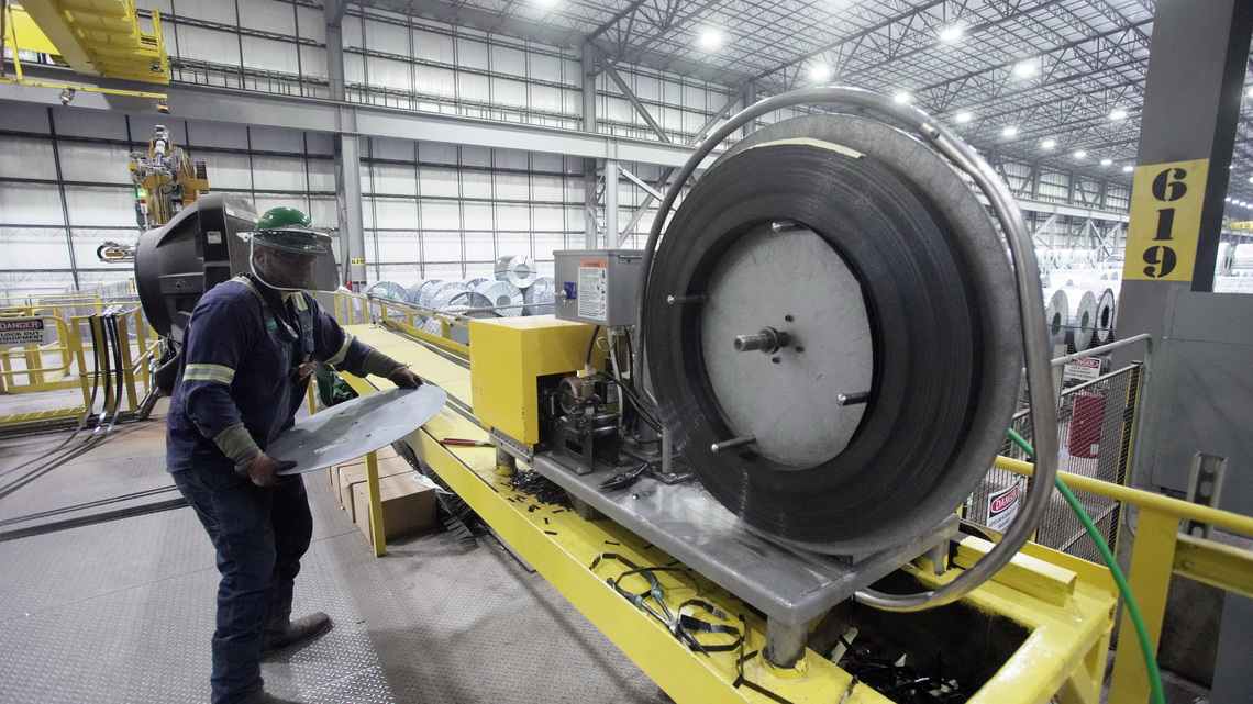 US factory production flat in May; AI investment supporting manufacturing 