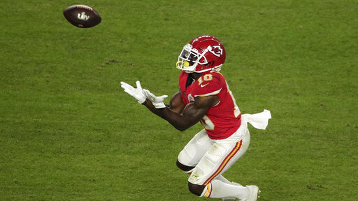 Kansas City Chiefs’ Tyreek Hill (10) catches a pass, during the second half of the NFL Super Bowl 54 football game against the San Francisco 49ers, Sunday, Feb. 2, 2020, in Miami Gardens, Fla.
