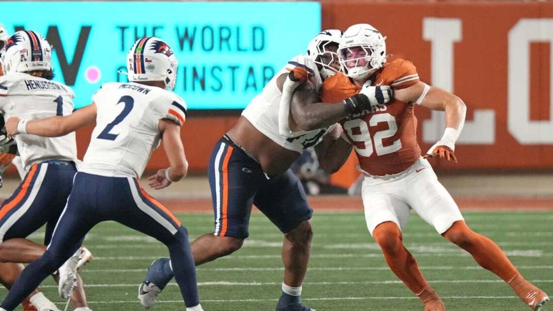 Arch Manning, No. 1 Texas sleepwalk through win over penalty-prone UTSA 