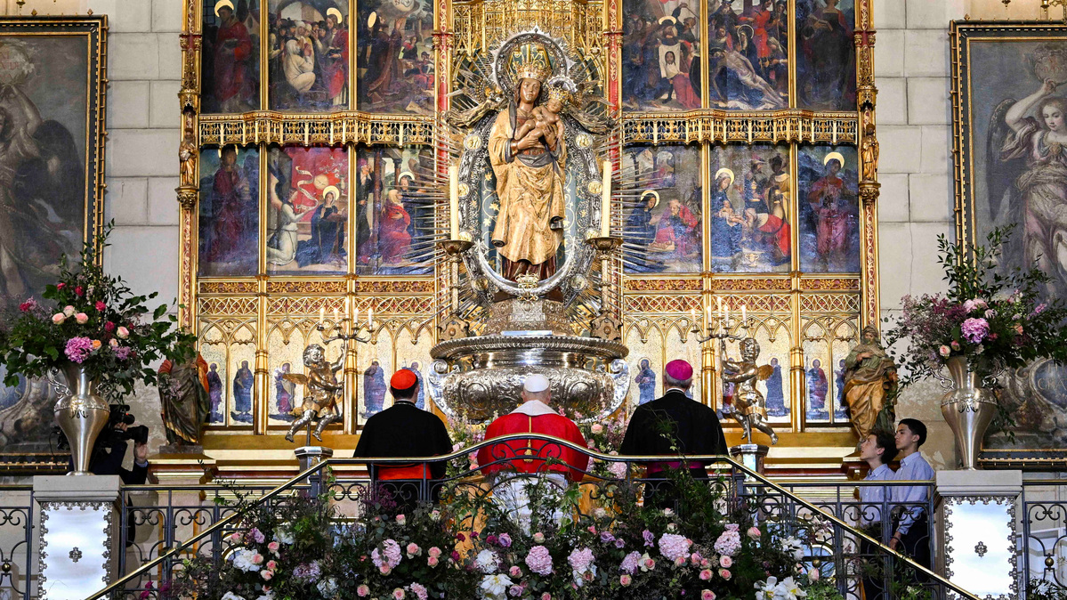 Pope Leo XIV prays during a tribute to Our Lady of Almudena, at the Almudena Cathedral in Madrid, Spain, June 8, 2026. Simone Risoluti/Vatican Media/­Handout via REUTERS
