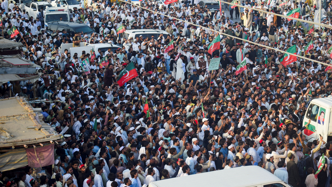 Thousands of Imran Khan supporters start march to Pakistani capital, party says 