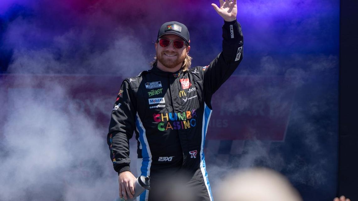 Tyler Reddick seeks to make history in Phoenix 