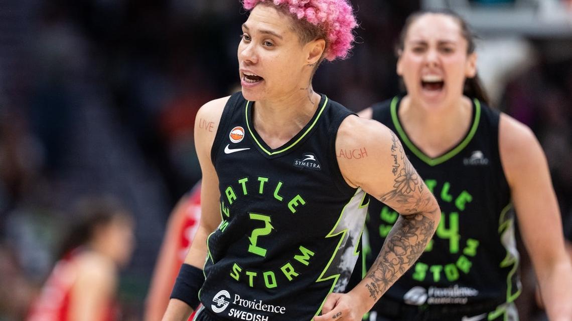 Natisha Hiedeman's 24 points lead Storm over Mystics 