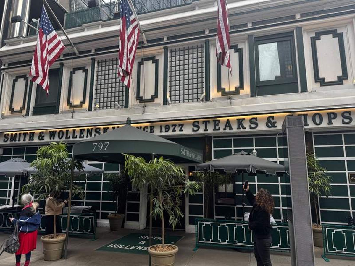  The original Smith & Wollensky Steakhouse with its distinctive green and white interior. Photo credit: R.C. Staab 