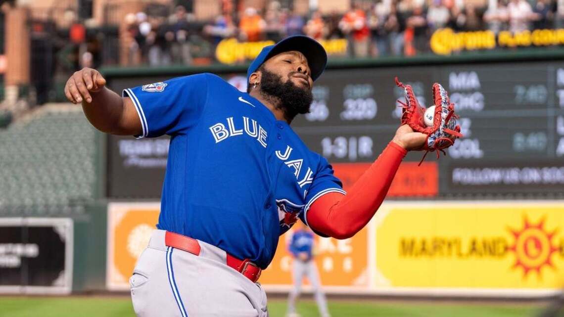 Eliminated from playoff race, Jays and Reds deal with individual situations   