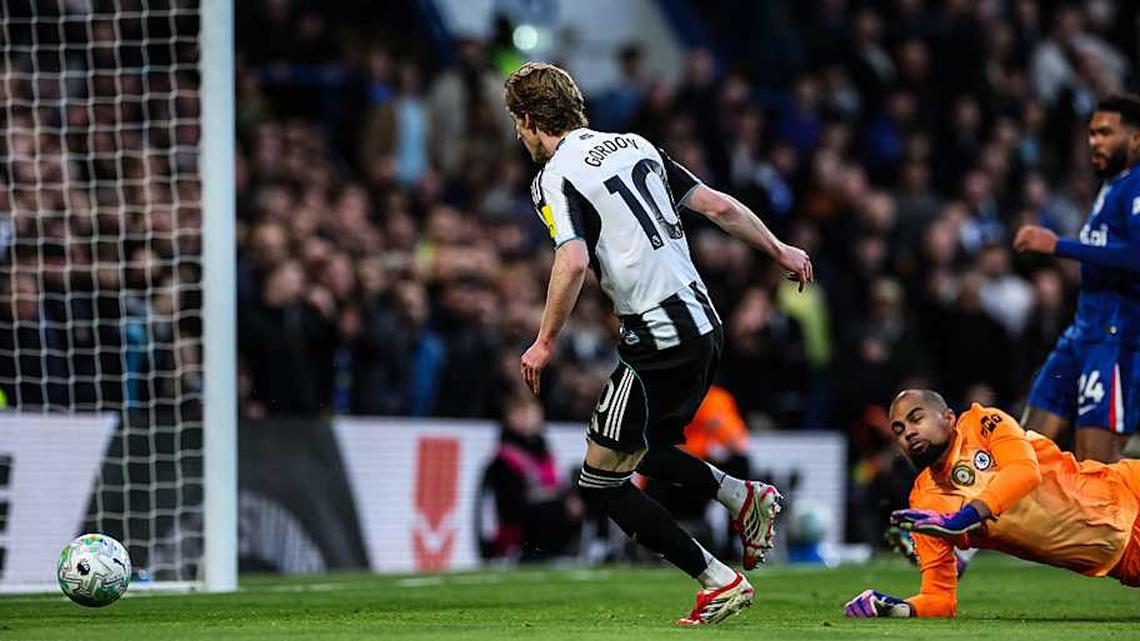  Gordon scored at Stamford Bridge in 2026. | Andrew Kearns/CameraSport/Getty Images 