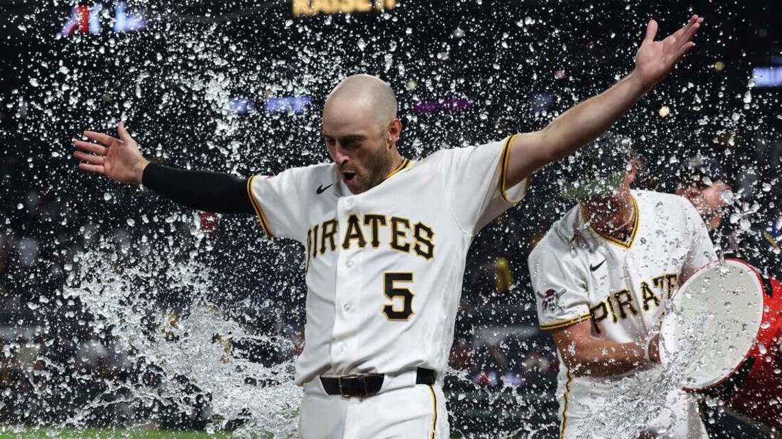 Brandon Lowe's heroics help Pirates down Diamondbacks in 10 