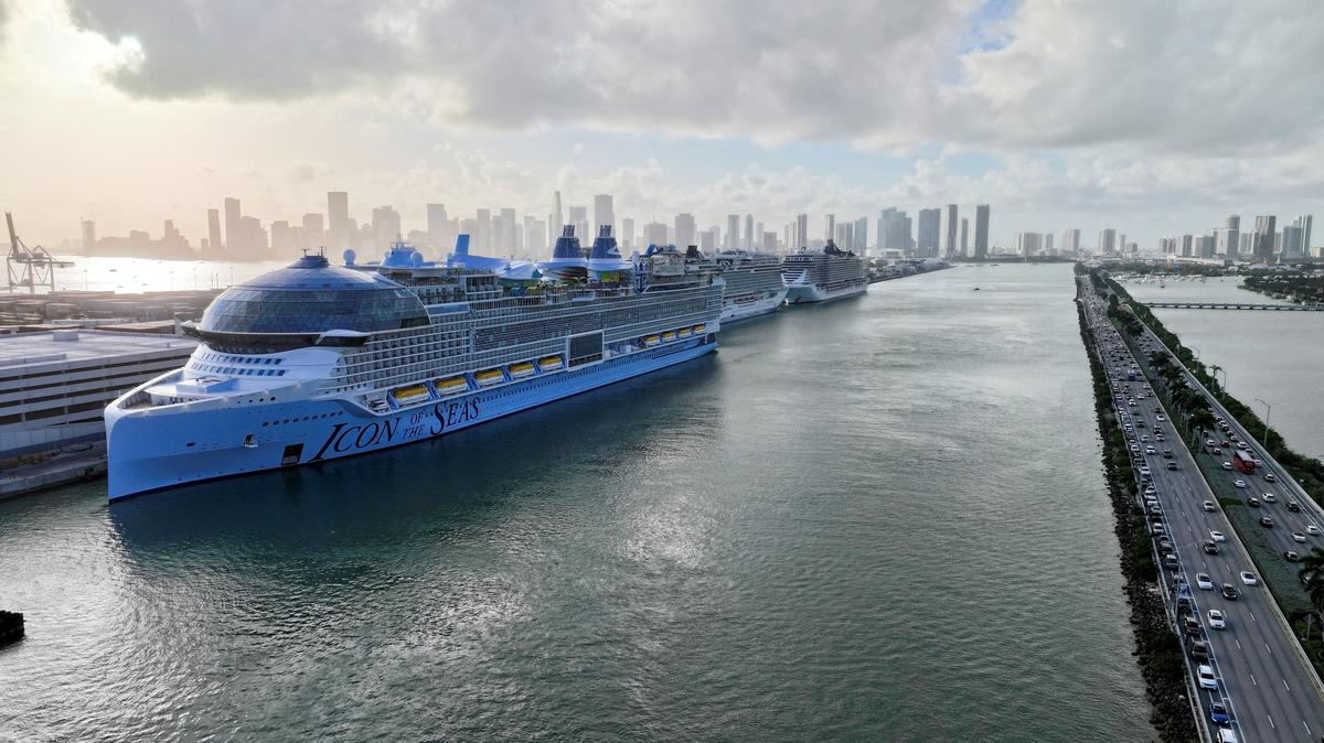 FILE PHOTO: Royal Caribbean’s Icon of the Seas, the largest cruise ship in the world, sets sail for its inaugural voyage with passengers in Miami, Florida, U.S. January 27, 2024. REUTERS/Maria Alejandra Cardona/File Photo