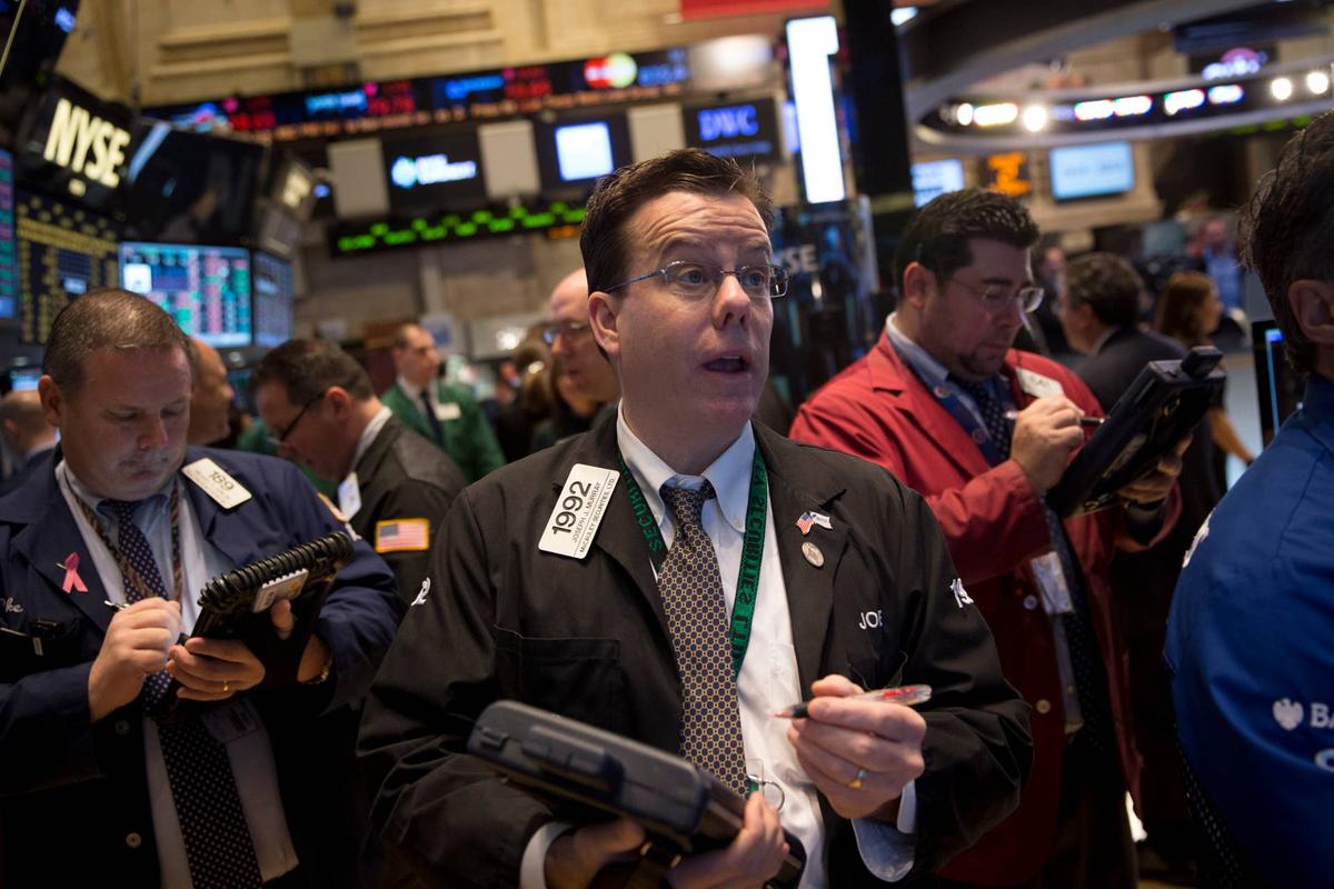  Some of the banks whose analysts fueled Rocket Lab's rally are now lined up to sell its new shares. 
