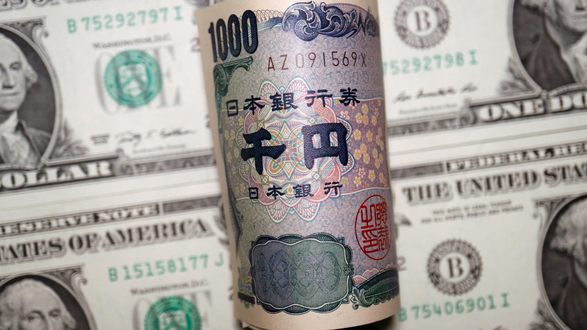 Dollar steadies on ceasefire prospects, PPI eases pressure on Fed