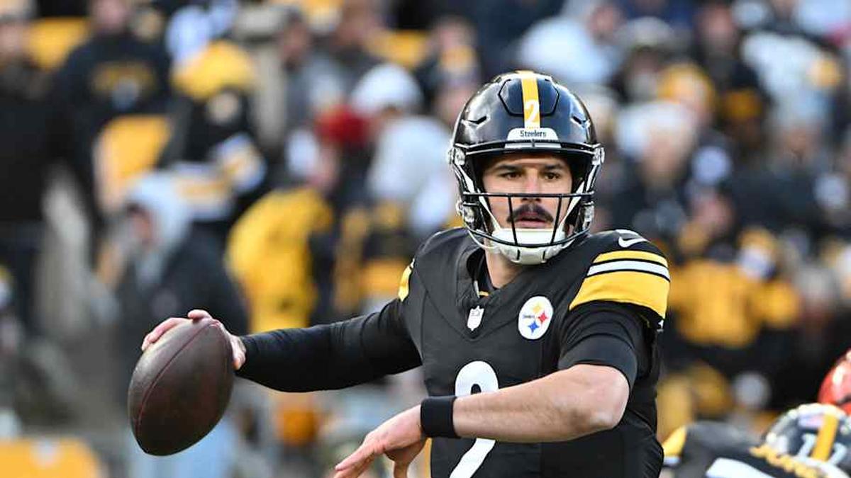  Nov 16, 2025; Pittsburgh, Pennsylvania, USA; Pittsburgh Steelers quarterback Mason Rudolph (2) throws a pass during the second half against the Cincinnati Bengals at Acrisure Stadium. Mandatory Credit: Barry Reeger-Imagn Images | Barry Reeger-Imagn Images 