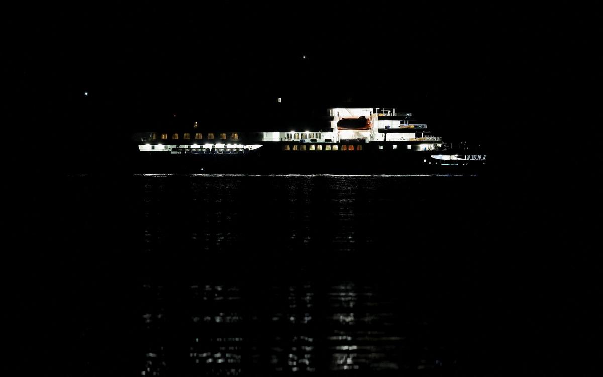 The cruise ship MV Hondius arrives at the port of Granadilla de Abona after being affected by a hantavirus outbreak, in Tenerife, Spain, May 10, 2026. REUTERS/Hannah McKay