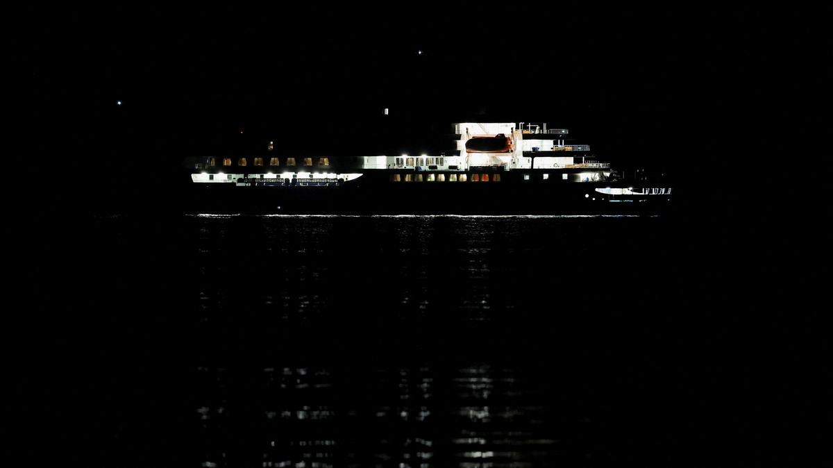 The cruise ship MV Hondius arrives at the port of Granadilla de Abona after being affected by a hantavirus outbreak, in Tenerife, Spain, May 10, 2026. REUTERS/Hannah McKay