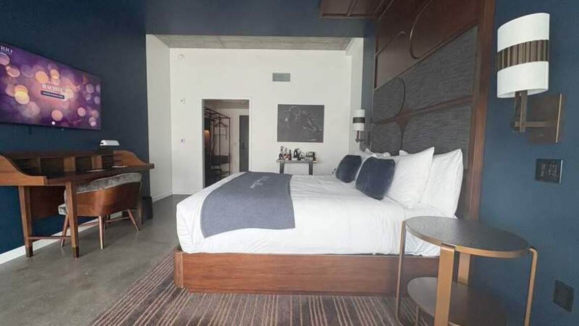 The Ultimate Guide to Staying at Hotel Bourré Bonne Louisville: Best Rooms, Amenities and Local Eats 