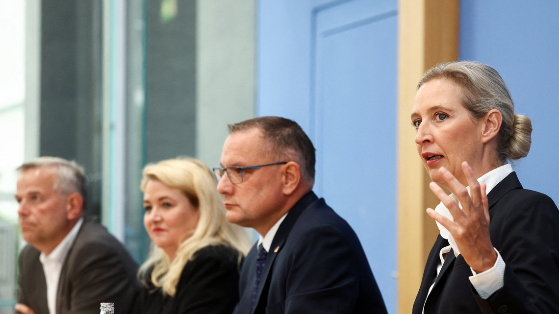German security agencies face dilemma after victories for far right and far left 