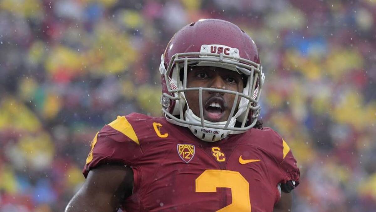  Nov 26, 2016; Los Angeles, CA, USA; Southern California Trojans defensive back Adoree Jackson (2) celebrates during a NCAA football game against the Notre Dame Fighting Irish at Los Angeles Memorial Coliseum. Mandatory Credit: Kirby Lee-Imagn Images | Kirby Lee-Imagn Images 