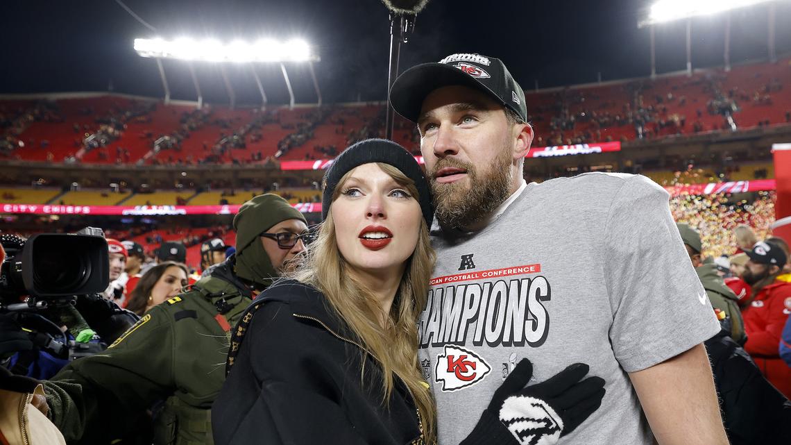 Taylor Swift and Travis Kelce Kick Off MDW With Date Night in New York City 