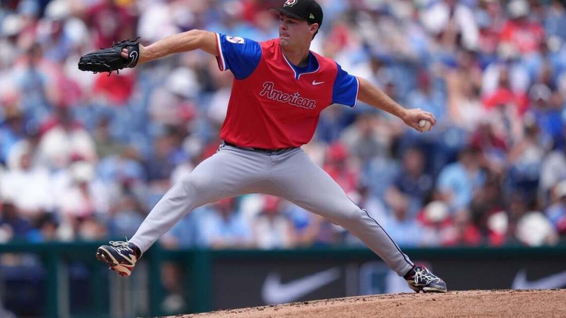 Reports: Mariners promoting top pitching prospect Kade Anderson 