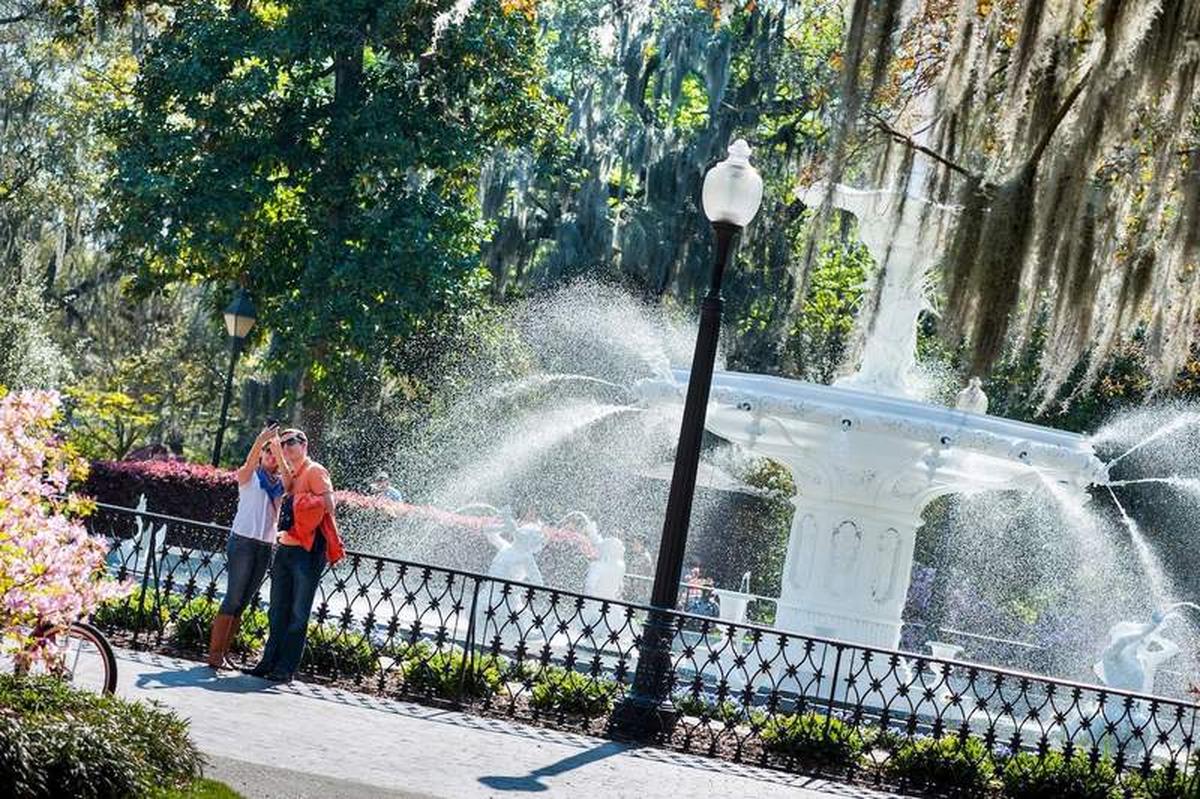  Forsyth Fountain in Forsyth Park, one of Savannah's most beloved landmarks. Photo credit: Visit Savannah 