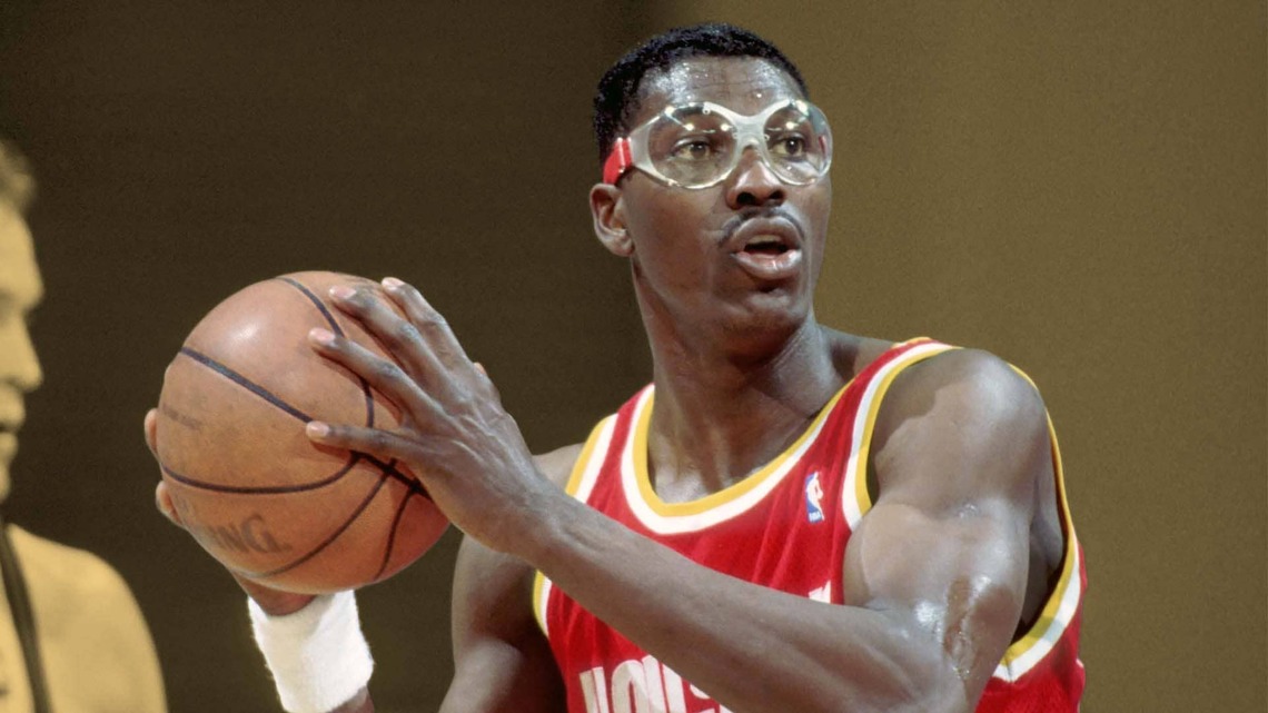 "You tell me now if it's traveling" - Hakeem Olajuwon used to show refs his moves before games to avoid traveling violations 