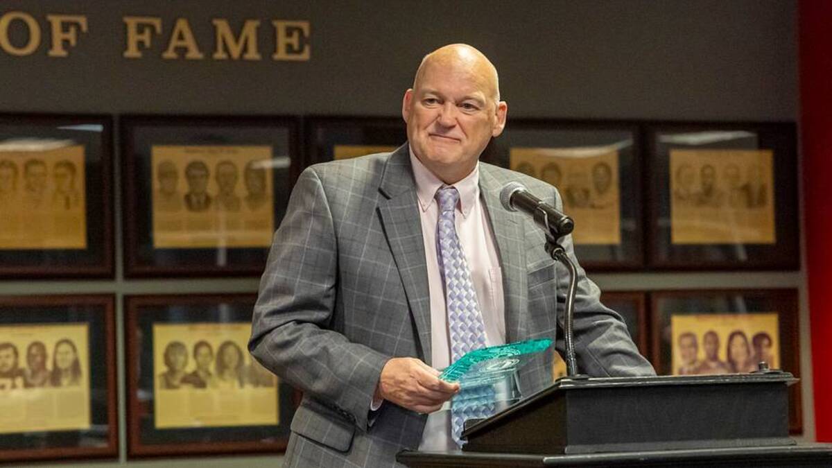  Randy Kennedy is presented with the ASWA Bill Shelton Award at the Alabama Sports Writers Association awards banquet on June 14, 2026 at Jacksonville State. | Vasha Hunt 
