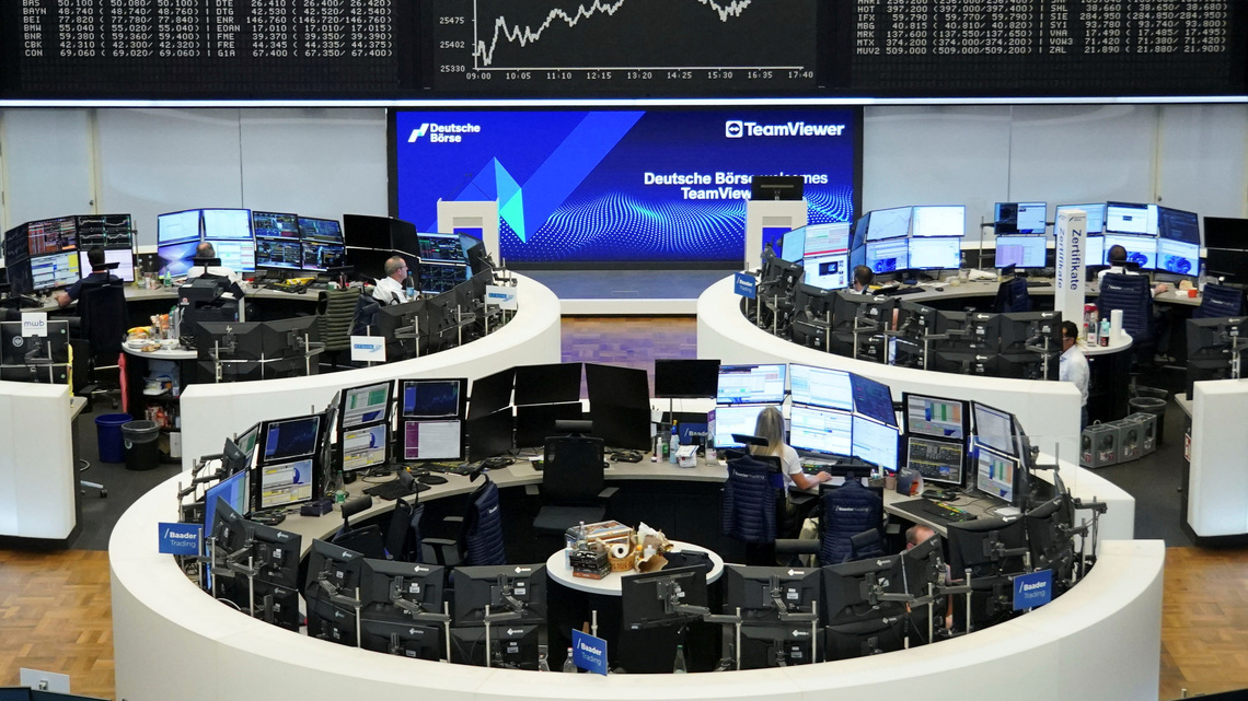 European shares set for first monthly loss in six as bond yields weigh