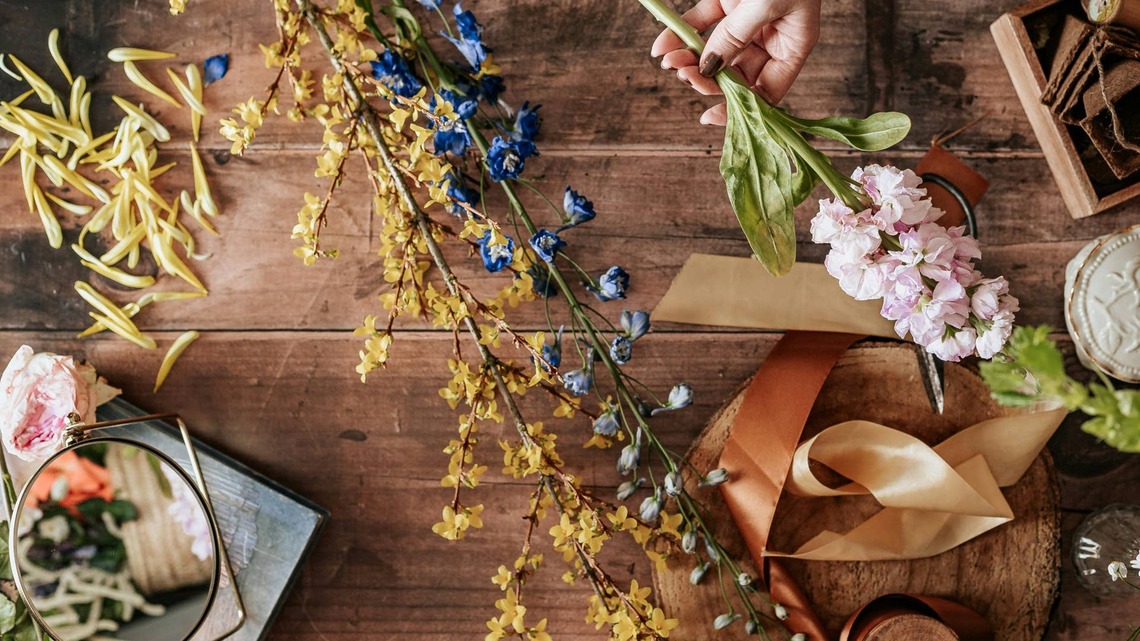 The $1 DIY Secret to Better-Looking Floral Arrangements 