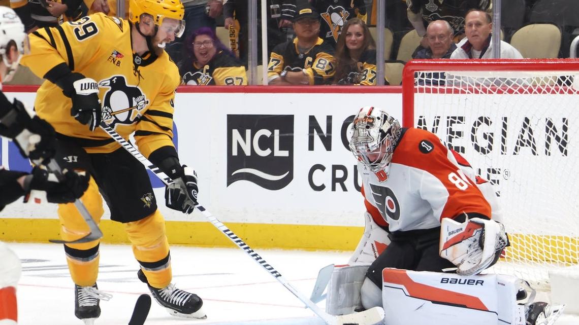 Flyers aim to take 2-0 lead over rival Penguins