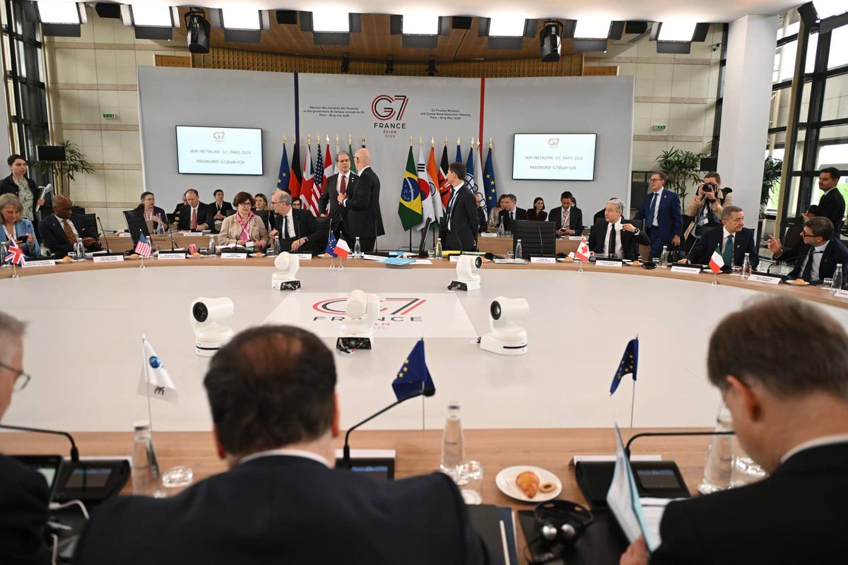  Bessent calls on G7 to crack down on illicit finance flowing to Tehran. 