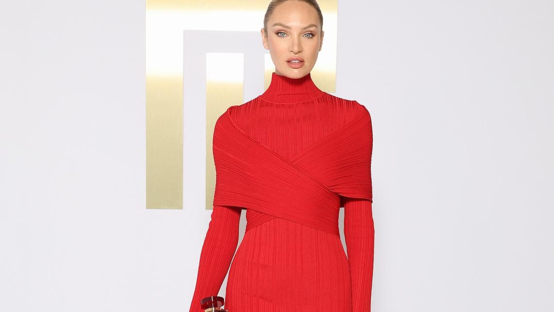 Candice Swanepoel: What's in My Bag? 